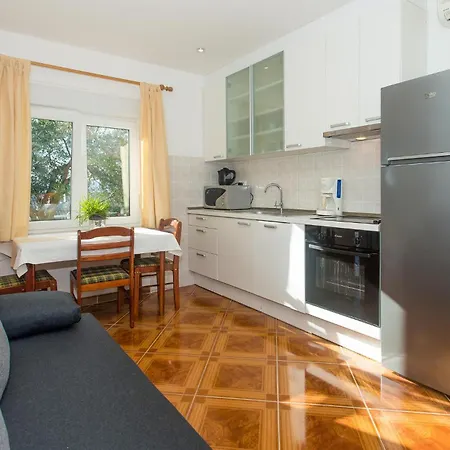 Awesome Apartment In Mimice With Wifi Apartment Mimice