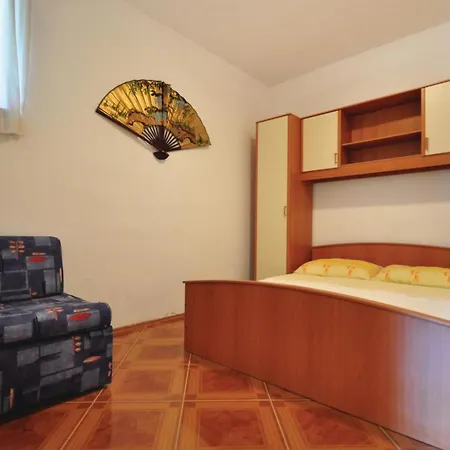 Awesome Apartment In Mimice With Wifi Apartment *