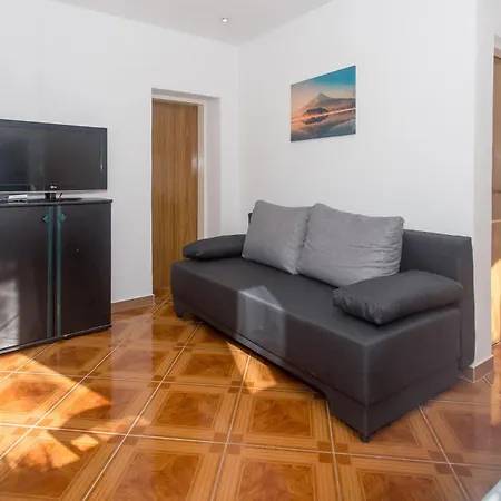 Apartment Awesome Apartment In Mimice With Wifi *